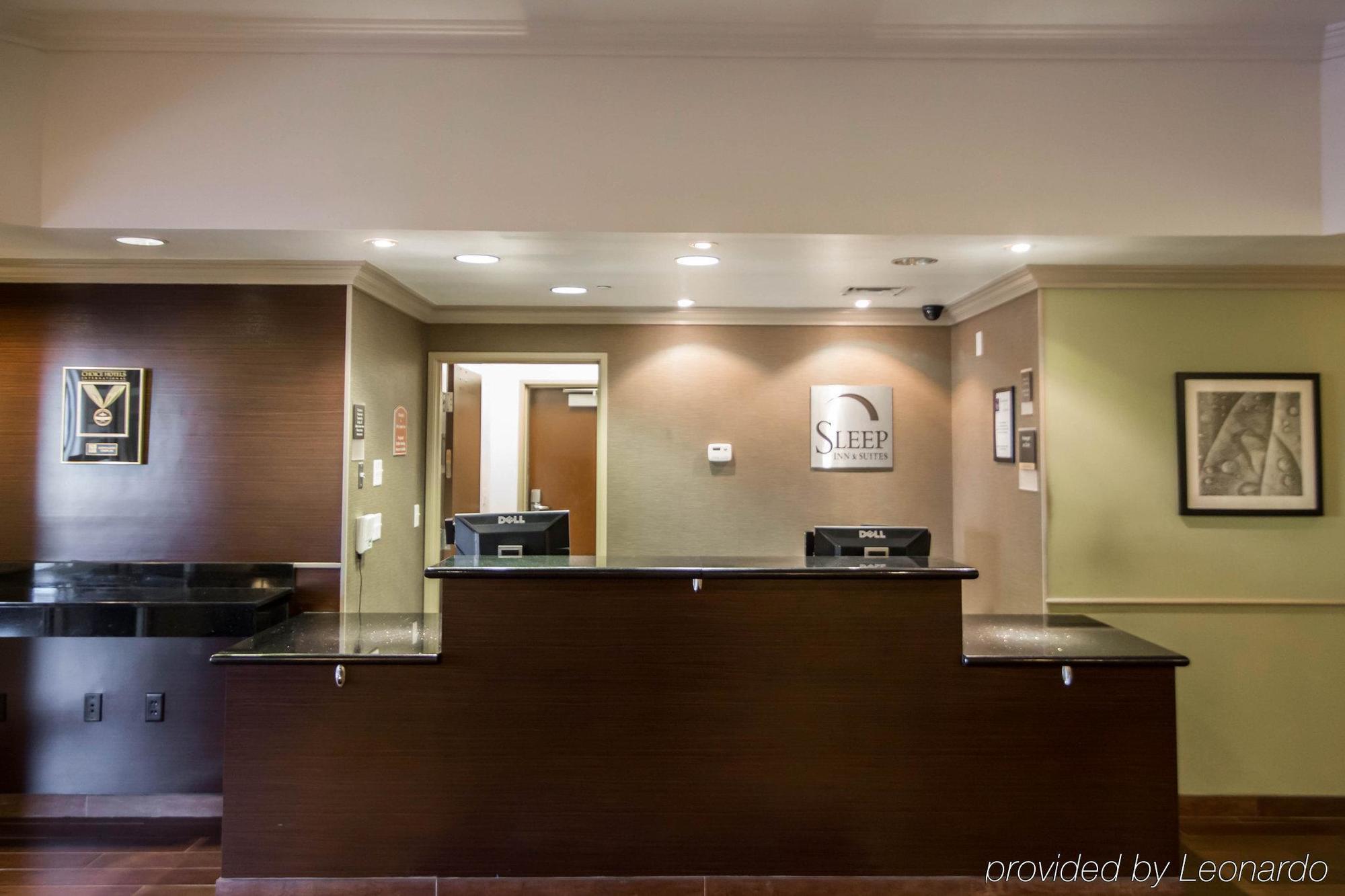 Sleep Inn & Suites Колби Экстерьер фото