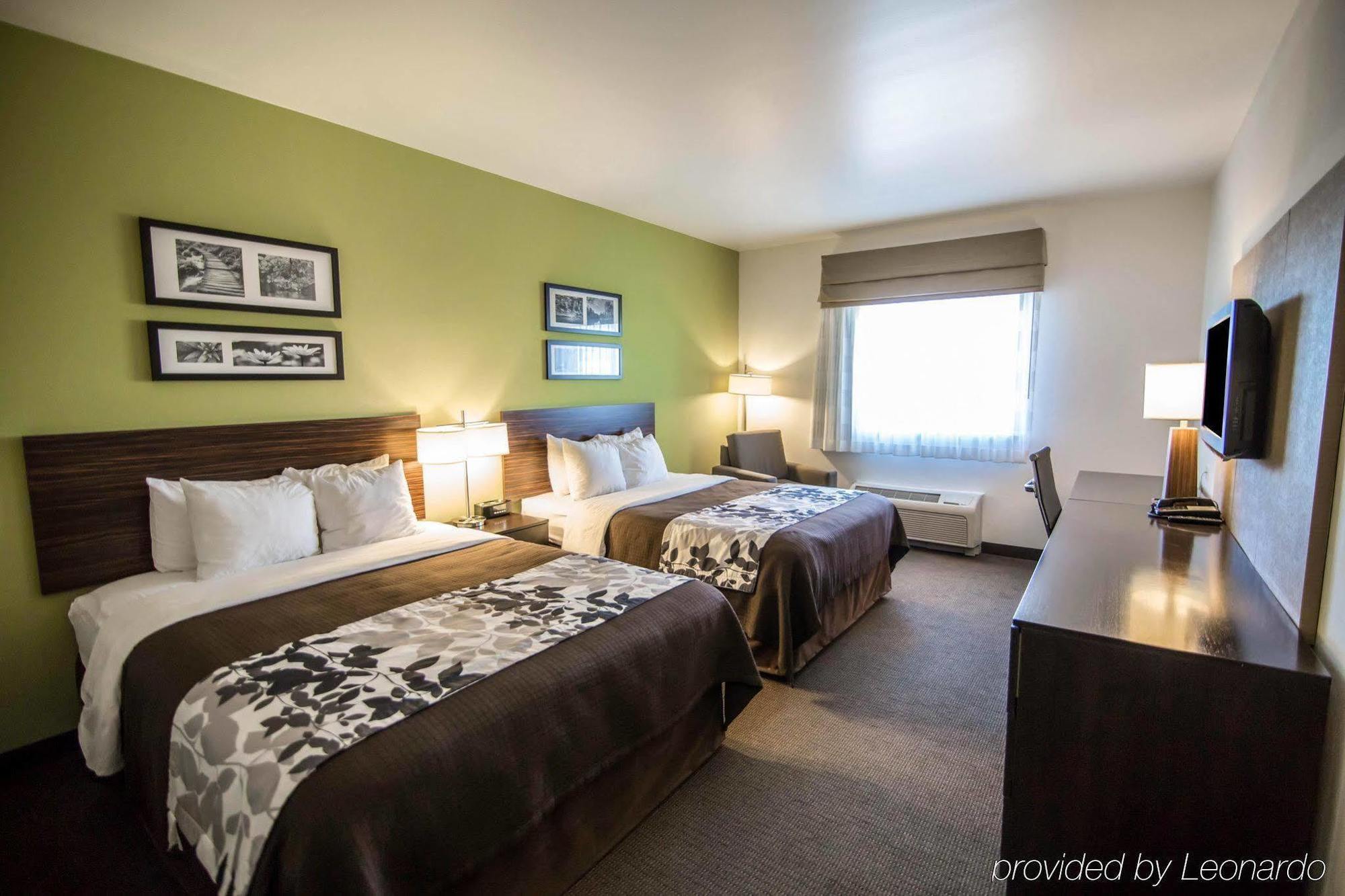 Sleep Inn & Suites Колби Экстерьер фото